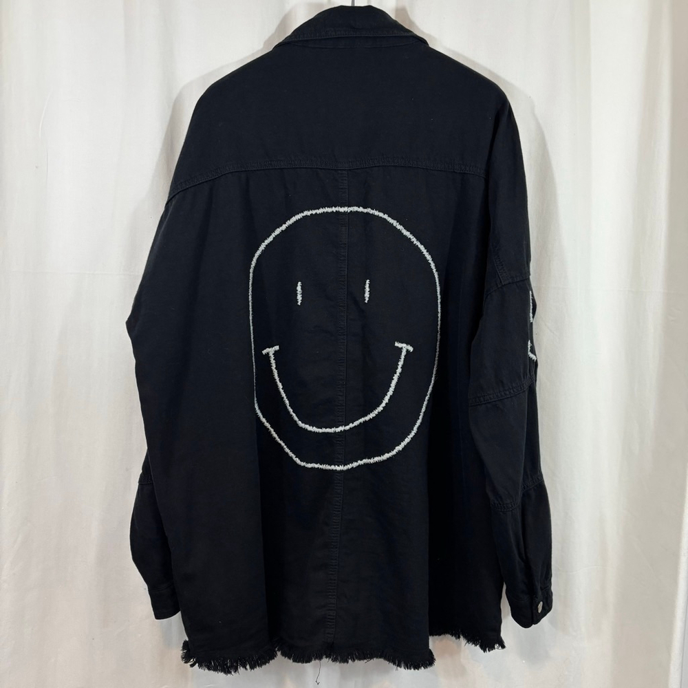 Women’s Elan Dolly Shacket L / XL – Cotton Oversized Shacket with Smiley Face - Picture 3 of 7